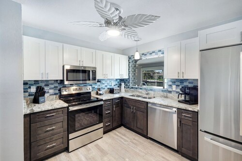 New! Dog Friendly w/Pool, Hot tub, & Boat Rental