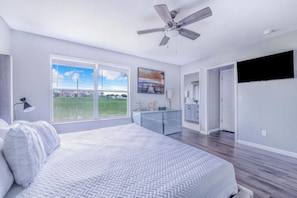 4 chambres, fer et planche à repasser, lit parapluie, Wi-Fi gratuit