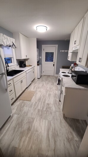 Microwave, oven, stovetop, dishwasher