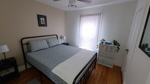 2 chambres, fer et planche à repasser, Wi-Fi, draps fournis