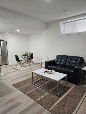 Smart TV - Guest House Near Calgary Airport (Airdrie)