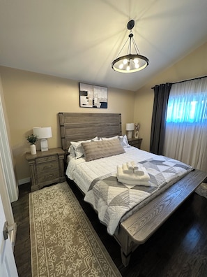 3 chambres, fer et planche à repasser, Wi-Fi, draps fournis