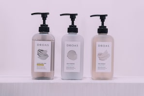 อพาร์ทเมนท์, ปลอดบุหรี่ | ห้องน้ำ | รองเท้าสวมภายในห้อง, โถสุขภัณฑ์แบบบิเดท์