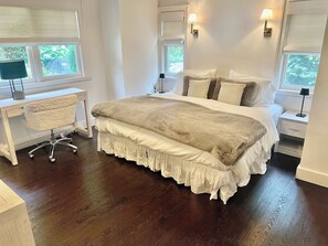 8 quartos, ferros/tábuas de passar roupa, Wi-Fi, roupa de cama