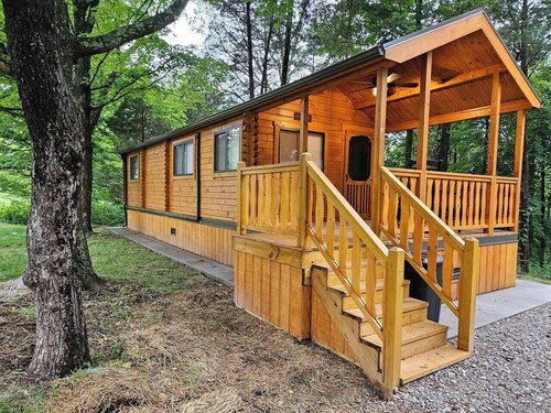 Maple Cozy Cabin at Lost Trails