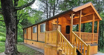Maple Cozy Cabin at Lost Trails