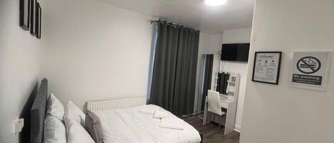 4 bedrooms, free WiFi, bed sheets