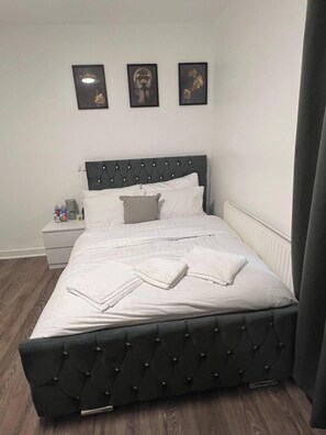 4 bedrooms, free WiFi, bed sheets