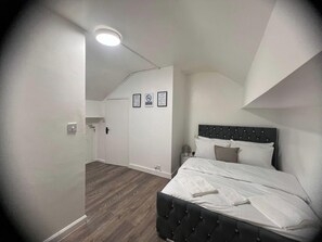 4 bedrooms, free WiFi, bed sheets