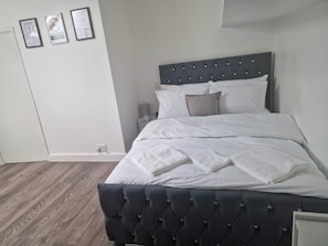4 bedrooms, free WiFi, bed sheets