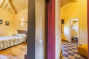 1 habitación, wifi y ropa de cama