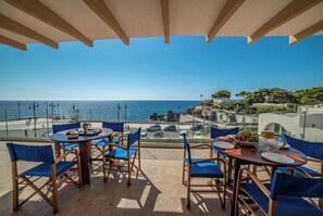 Outdoor dining - Villa Giulia Sea View, Santa Cesarea Terme, Italy (Santa Cesarea Terme)