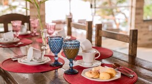 Tägliches inbegriffenes Frühstücksbuffet