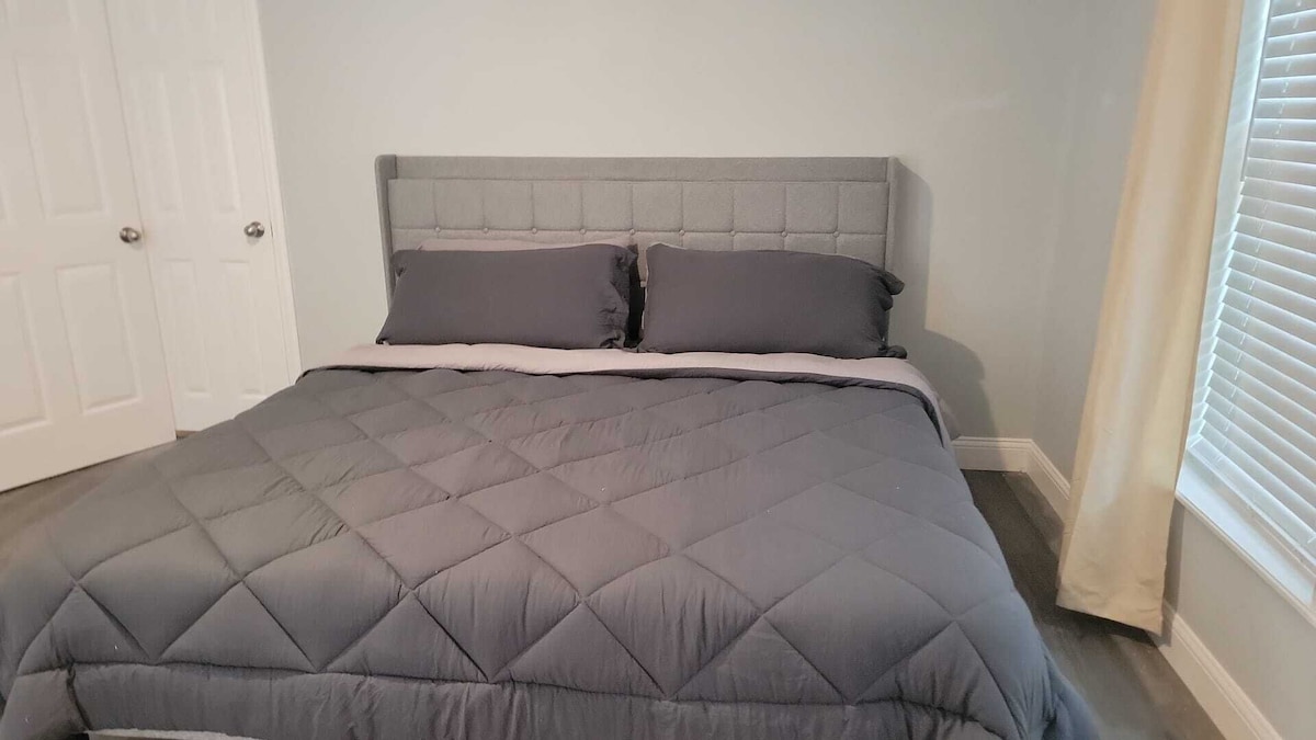 Photo 15 of Tranquil 2-bedroom pet friendly Apt mins from Downtown & Med. Center with WiFi
