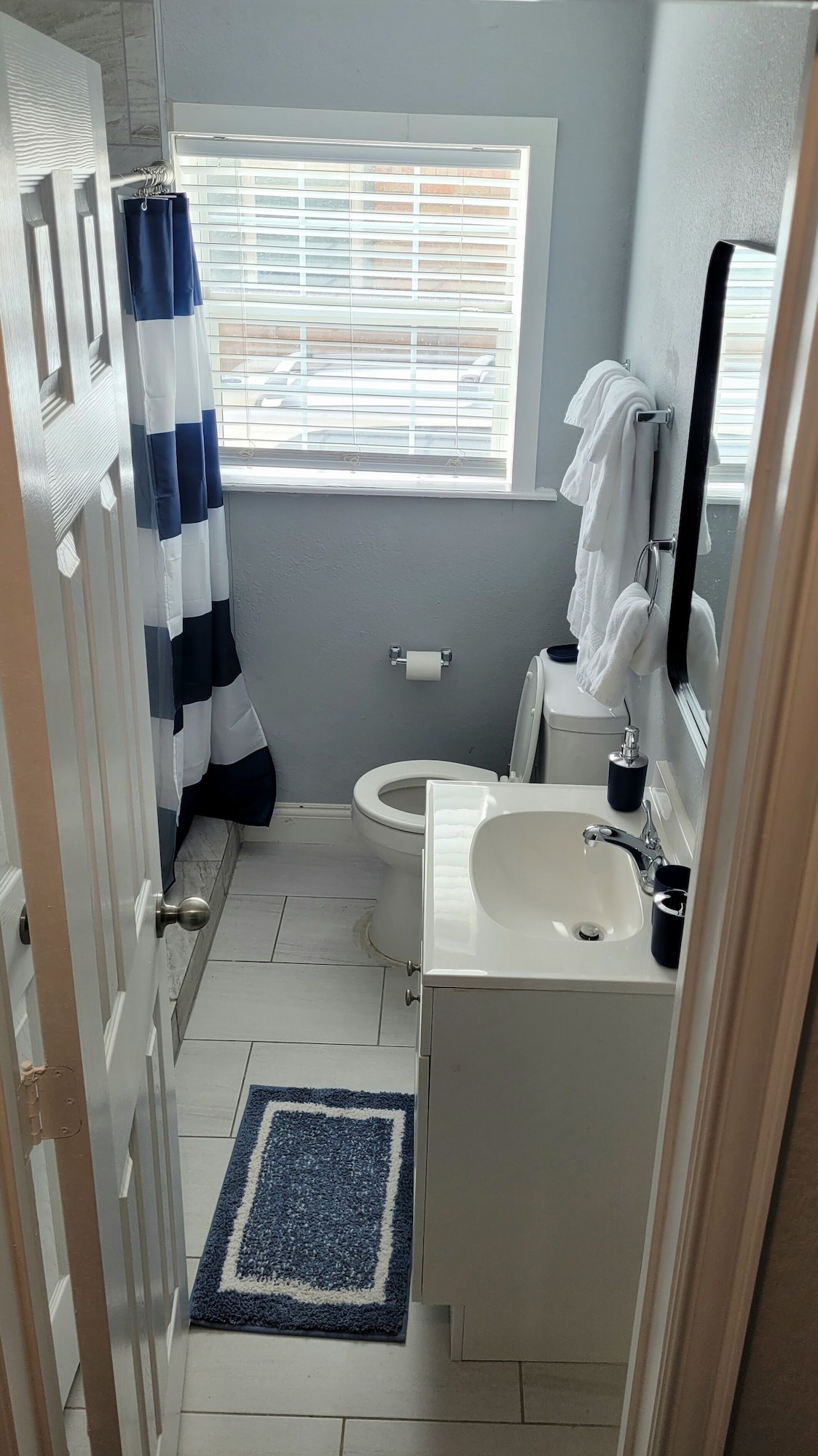 Photo 21 of Tranquil 2-bedroom pet friendly Apt mins from Downtown & Med. Center with WiFi