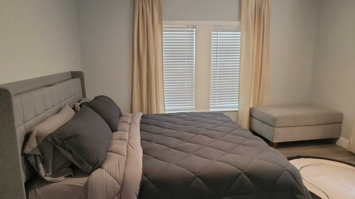 Photo 14 of Tranquil 2-bedroom pet friendly Apt mins from Downtown & Med. Center with WiFi