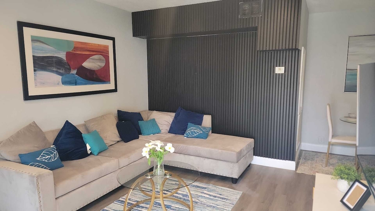Photo 4 of Tranquil 2-bedroom pet friendly Apt mins from Downtown & Med. Center with WiFi