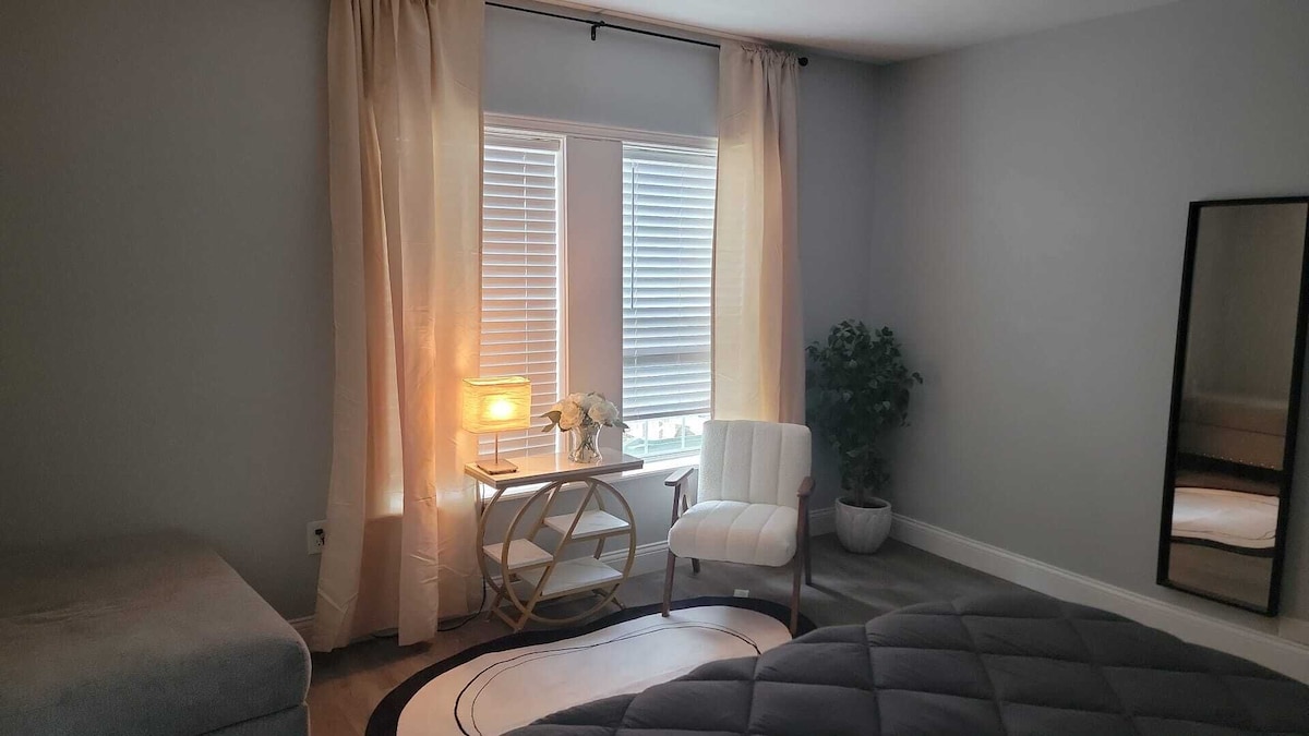 Photo 12 of Tranquil 2-bedroom pet friendly Apt mins from Downtown & Med. Center with WiFi