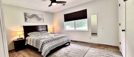 2 chambres, fer et planche à repasser, Wi-Fi gratuit, draps fournis