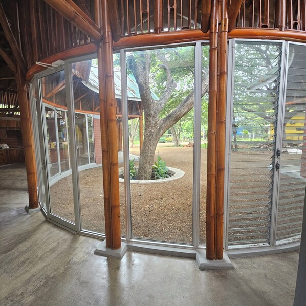 Interior - Bambu C Casa: Jungle stay, walking distance to Playa Marsella beach. (San Juan del Sur)