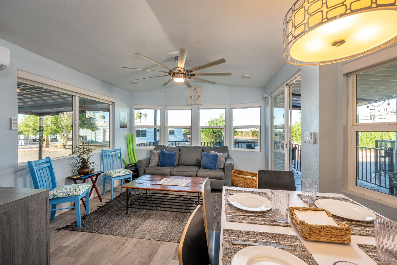 Smart TV, books, stereo, printers