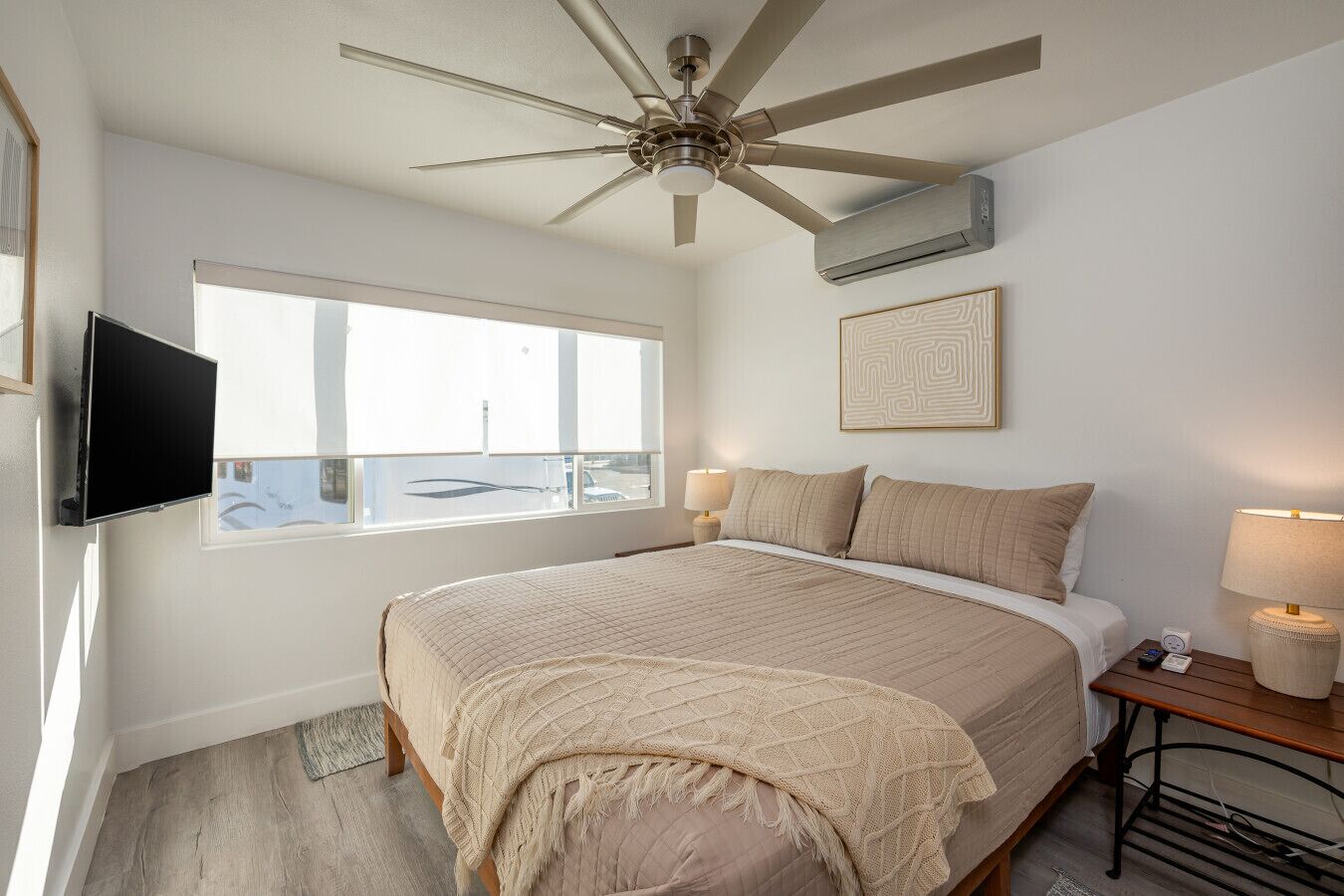 2 bedrooms, travel crib, free WiFi, bed sheets