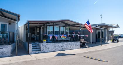 Island Home w/ Lake Access for 6