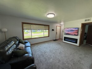 Smart-tv och eldstad