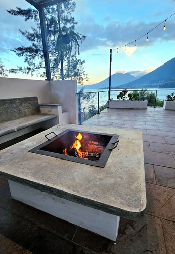 The Mansion of the Roses! "Magic, elegance and family relaxation in Atitlán".