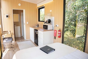 1 dormitorio y ropa de cama