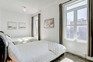 3 bedrooms, desk, travel crib, free WiFi