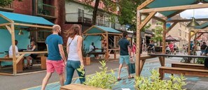 Property grounds - Mont-Royal Escape | Lively Streets, Cafés & Shops (Montreal)