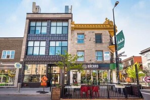 Exterior - Mont-Royal Escape | Lively Streets, Cafés & Shops (Montreal)