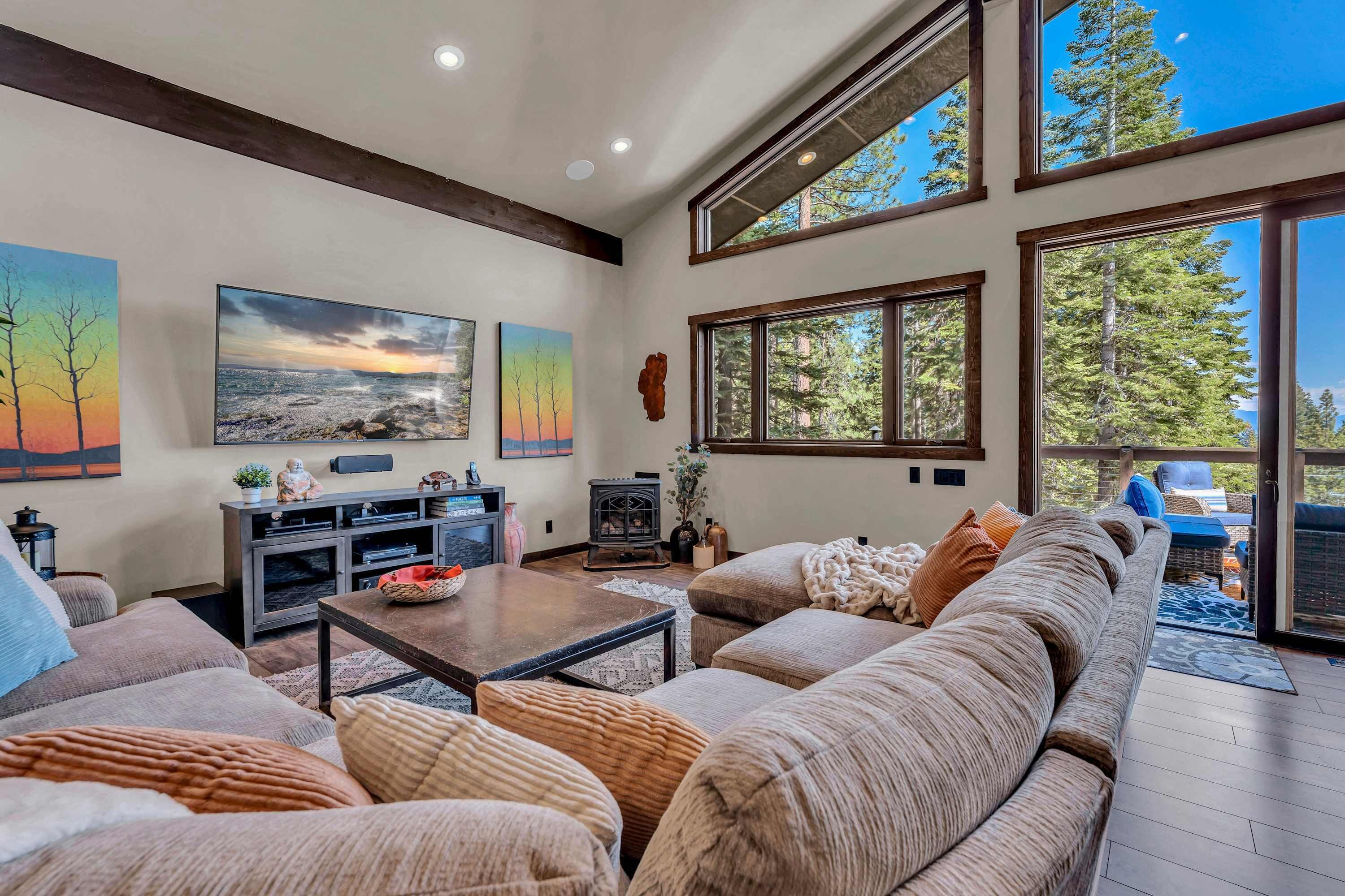 Fernseher, Kamin, Arbeitsbereiche