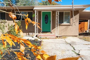 تفاصيل الفندق من الخارج