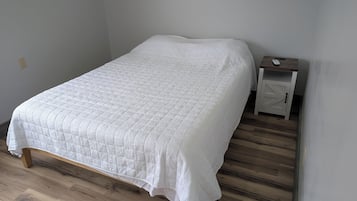 2 bedrooms, desk, iron/ironing board, free WiFi