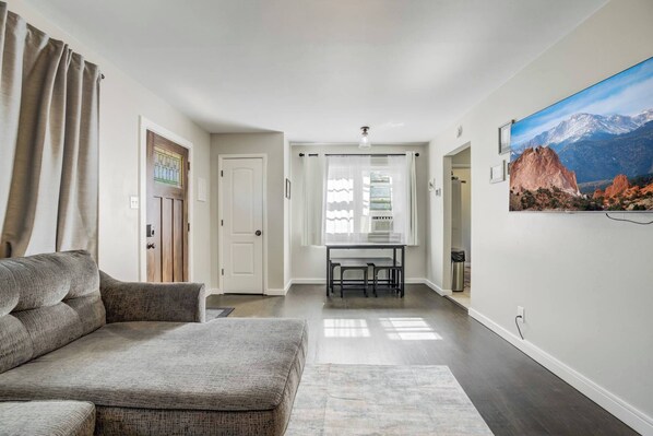 House | Living area - Vrain Station (Colorado Springs)