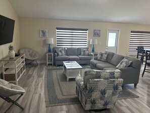 Smart TV - 3-bedroom house in phenomenal Cape Coral with private yard and pool/spa (Cape Coral)