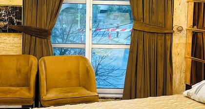 Modern 1BR Apartment & Kitchen Near MM Alam, Gulberg 3, Liberty Market, Stadium