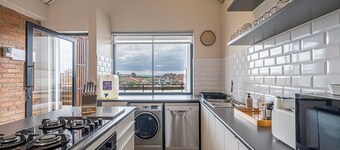 Complete, Modern 2 bedroom, 2 bathroom Apartment on the beach