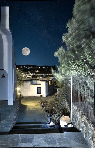 Theasis Sifnos Apatments 