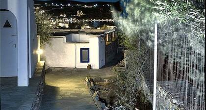 Theasis Sifnos Apatments