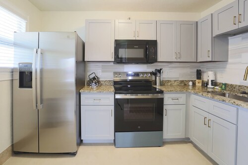 The Sandcastle Collection at Silver Sands – 8BR/8BA, Sleeps 24, Beach Access, Walk to John’s Pass