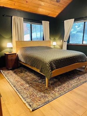 5 bedrooms, desk, travel crib, free WiFi