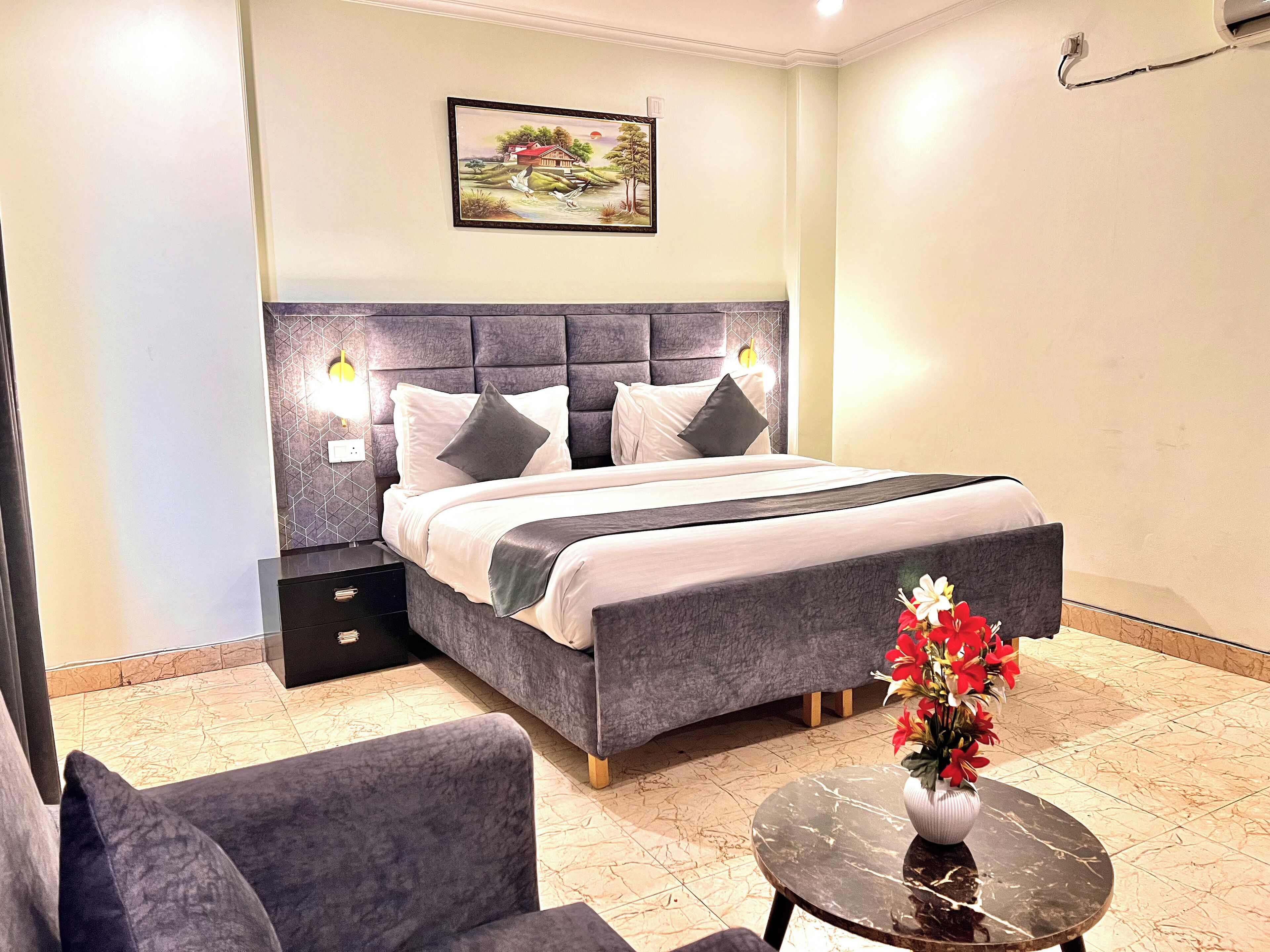 Habitación doble superior | Escritorio y espacio para trabajar con un portátil