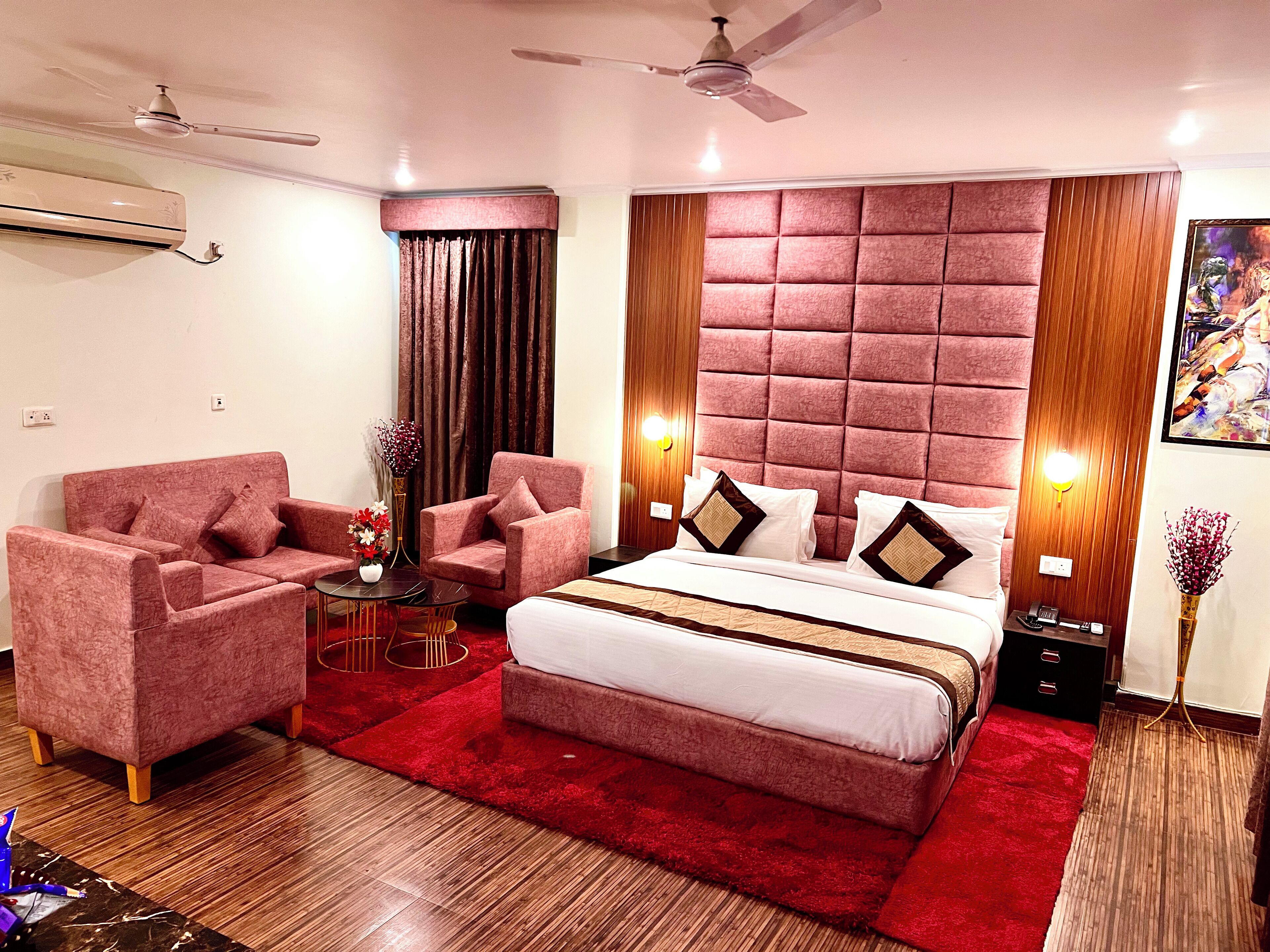 行政套房 | 办公桌、笔记本电脑工作区、熨斗/熨板、免费 WiFi