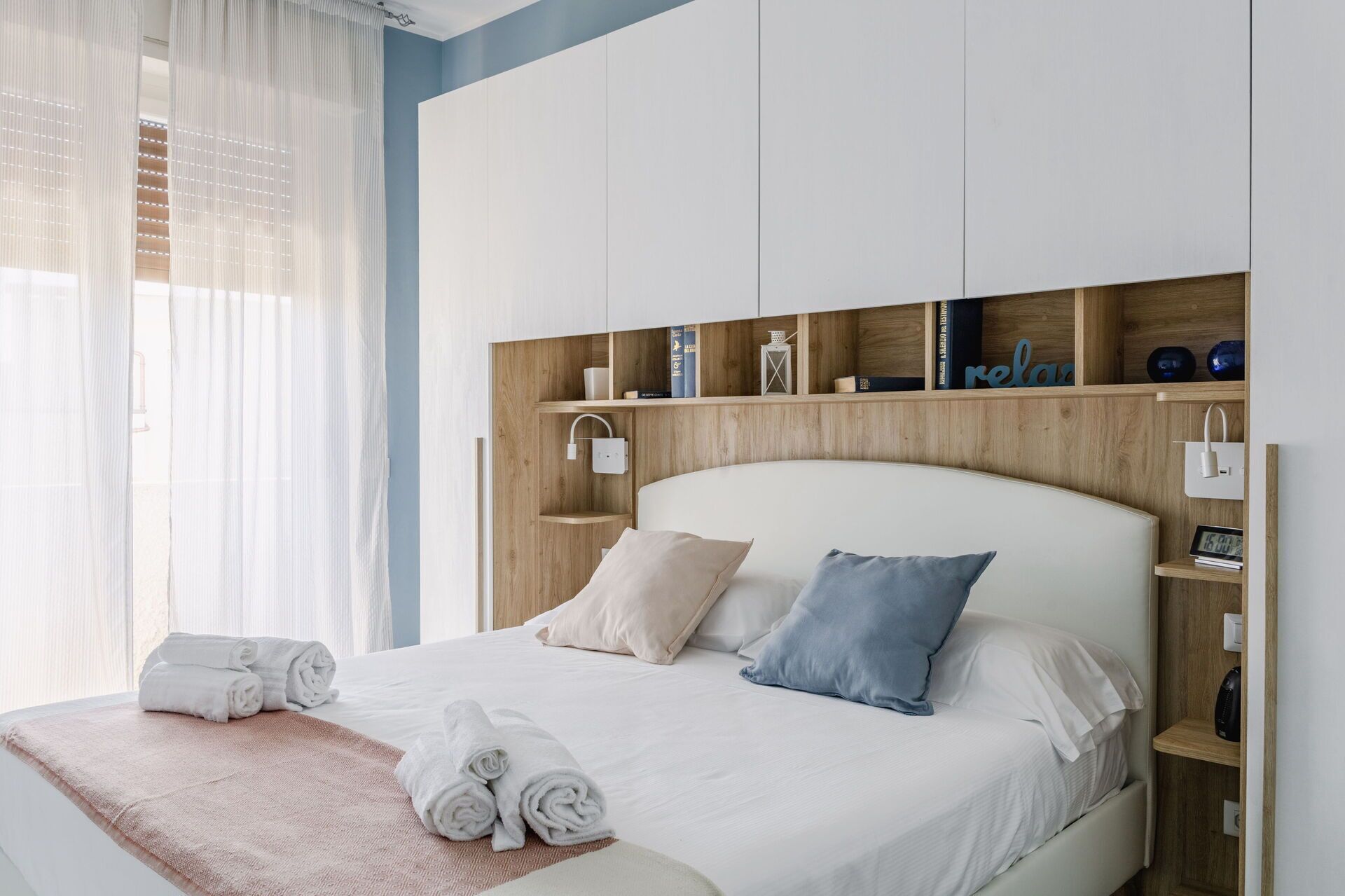 2 bedrooms, travel crib, WiFi (free)