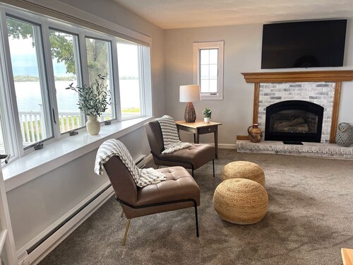 3BR Sandy Pond LAKE HOUSE | Dock | Fire Pit | Pets