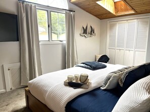 3 habitaciones, tabla de planchar con plancha, wifi y ropa de cama 