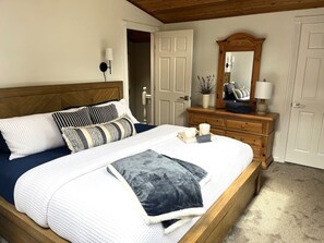3 habitaciones, tabla de planchar con plancha, cuna de viaje y wifi 
